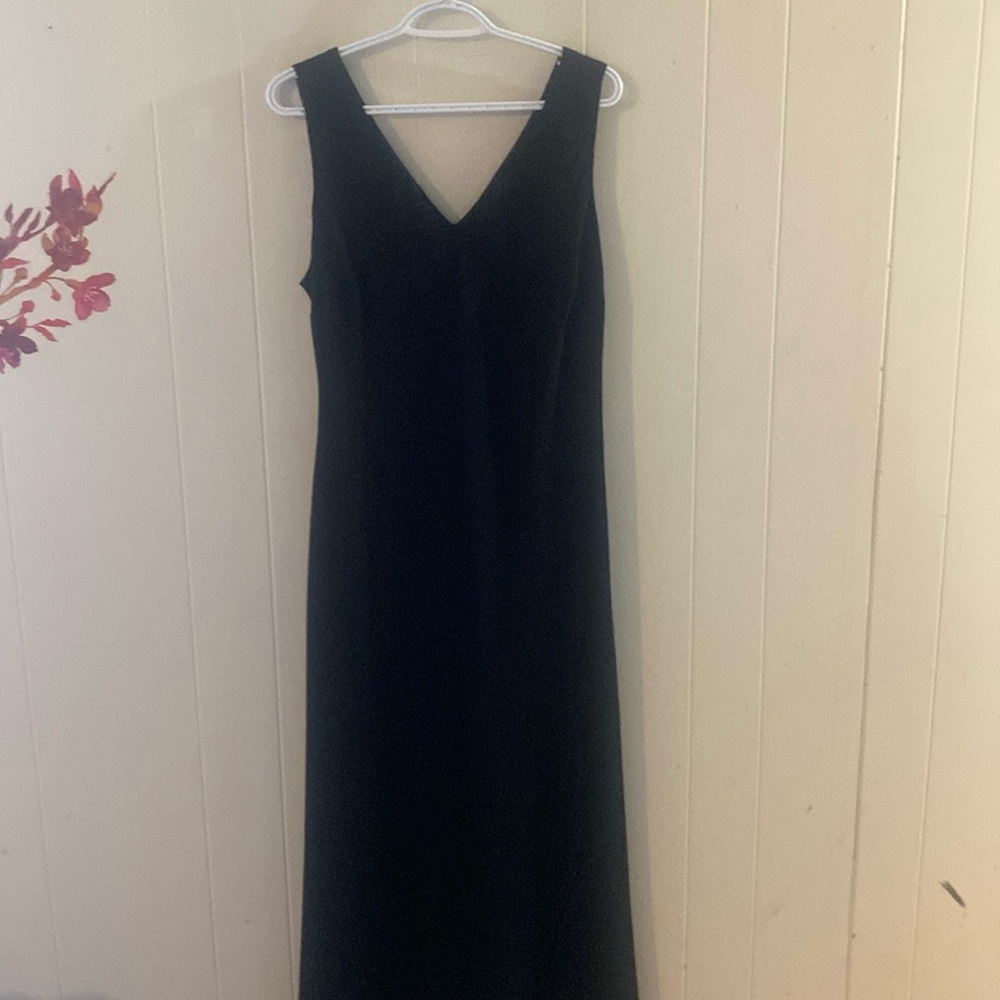 Stunning black maxi dress!!